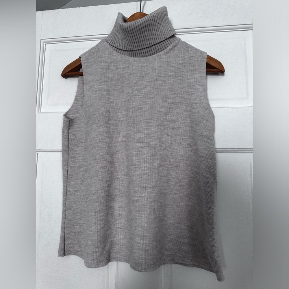 Gray Sleeveless Turtleneck Sweater